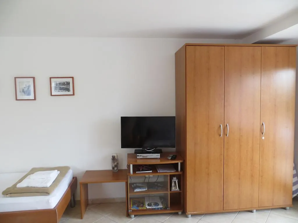 Apartment Sara Njivice