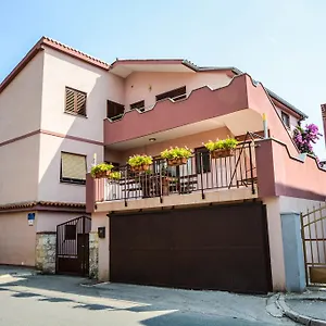 https://apartments-ema-pula.in-istria.net